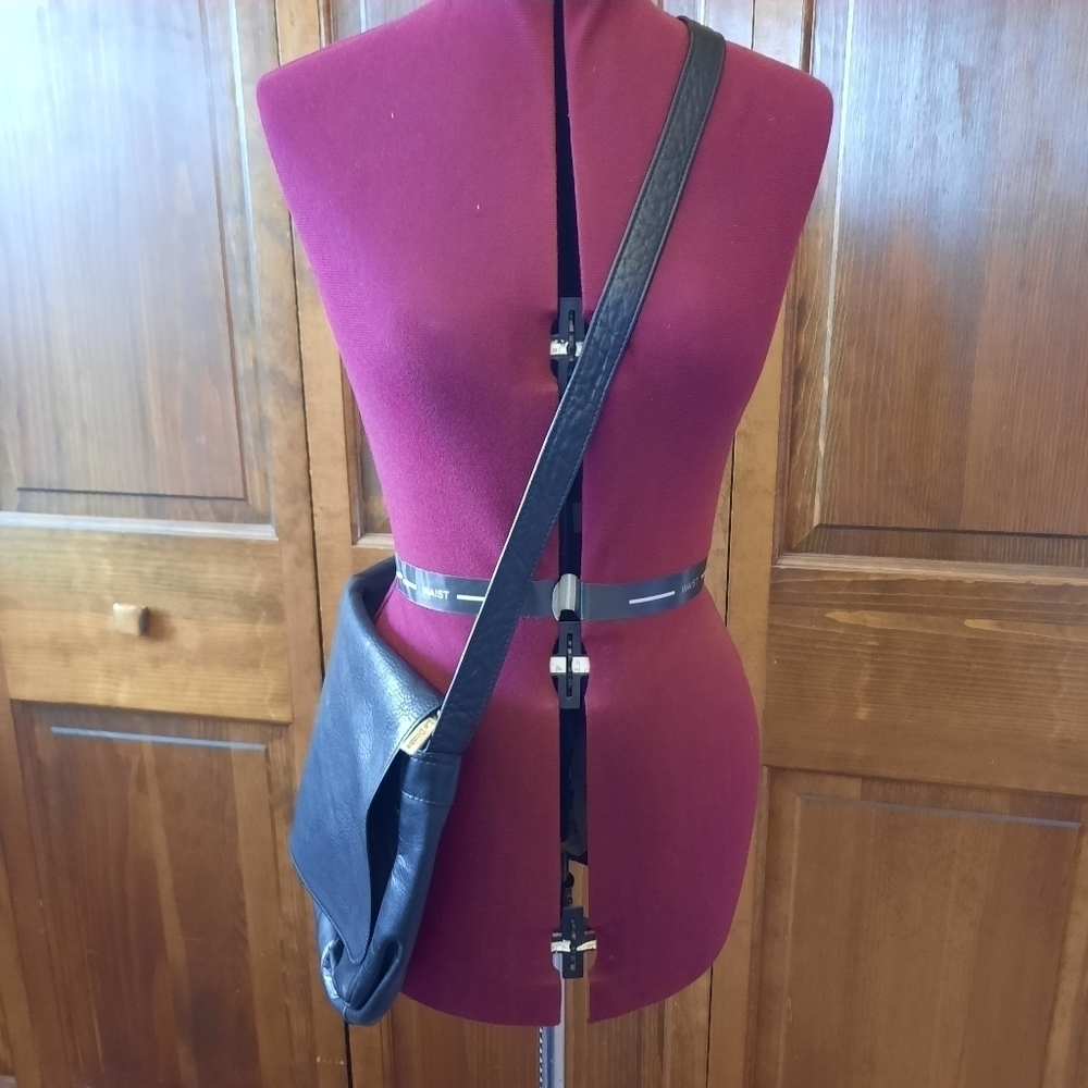 Vintage Le Donne Leather Collection genuine leather black crossbody purse